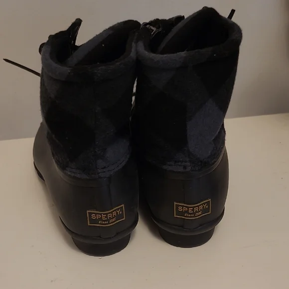Sperry Women's Black and Gray Plaid Winter Boots - Picture 4 of 9